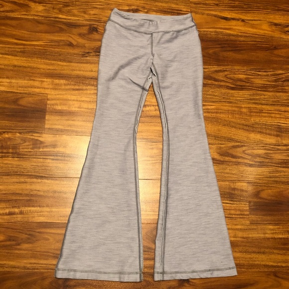 🔥RARE🔥Lululemon Wanderful Flare Pant *Denim🔥 - Picture 4 of 7
